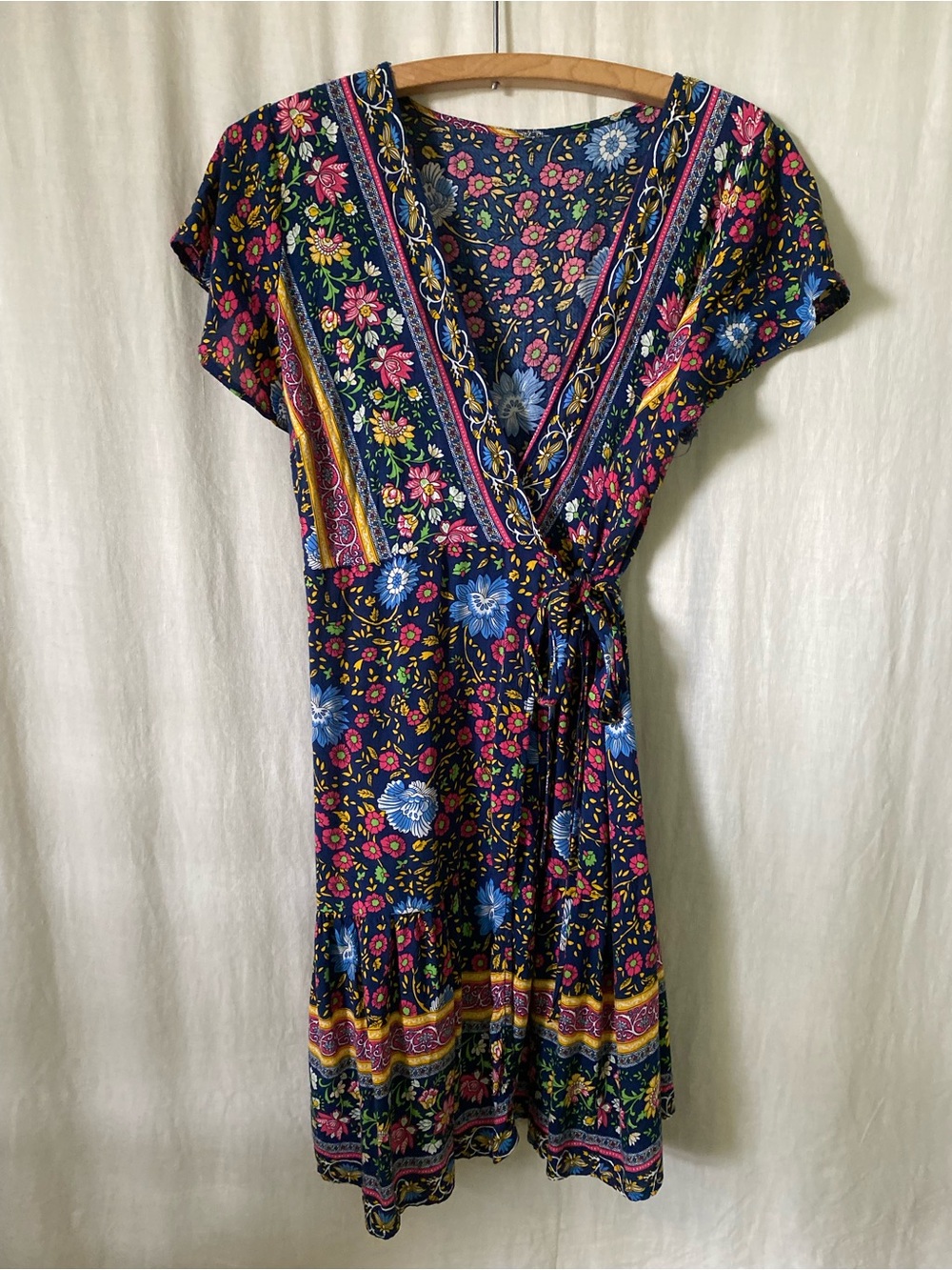 Cupshe Navy Blue/Pink/Yellow Floral Wrap Midi Dress with Multicolor Blooms - Sm